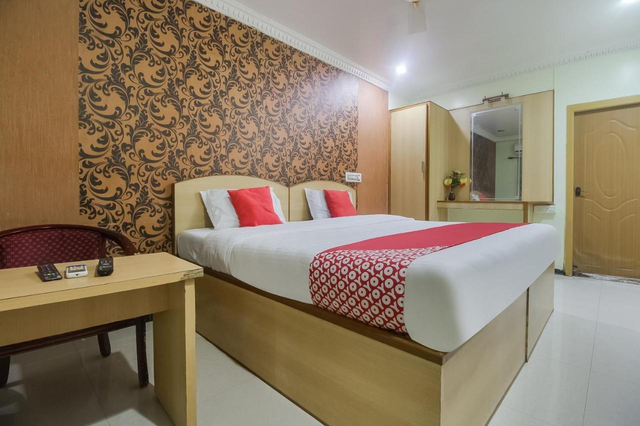 Oyo 70841 Hotel Anjali Residency Velur Exterior foto