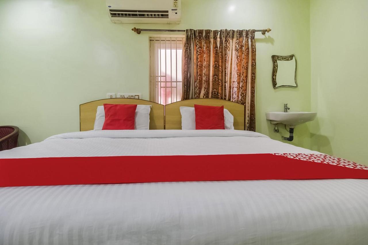 Oyo 70841 Hotel Anjali Residency Velur Exterior foto