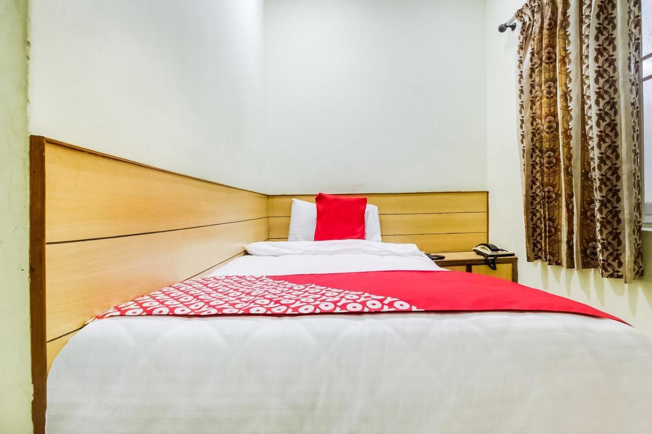 Oyo 70841 Hotel Anjali Residency Velur Exterior foto