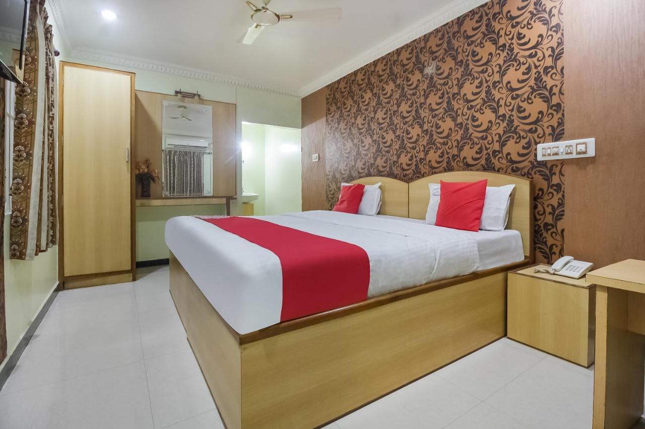 Oyo 70841 Hotel Anjali Residency Velur Exterior foto